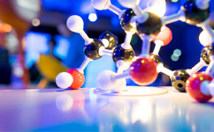 李克強：通過發(fā)展“互聯(lián)網(wǎng)+醫(yī)療”、醫(yī)聯(lián)體等 將優(yōu)質(zhì)醫(yī)療資源下沉